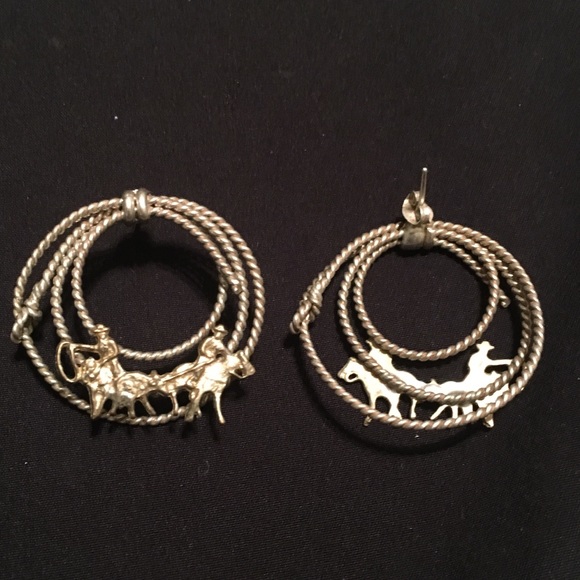Unique Western Earrings - Picture 3 of 3